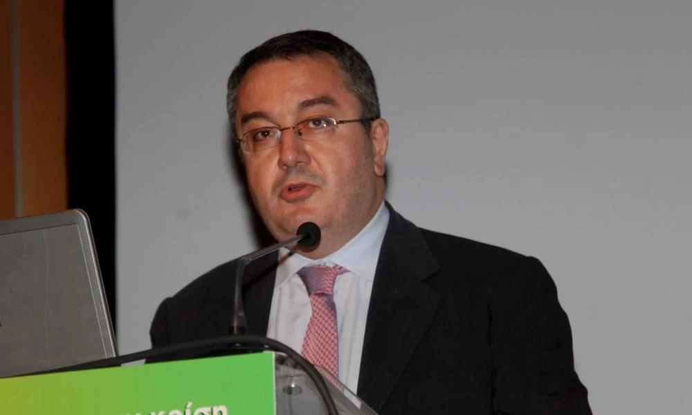 Μόσιαλος: Για την παράλυση στο πρόσωπο δεν υπάρχει βάση συσχέτισης με το εμβόλιο
